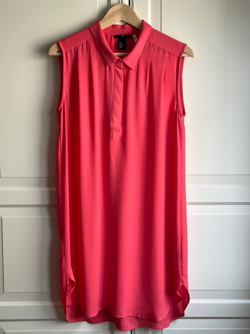 H&M coral sleeveless blouse size US 8